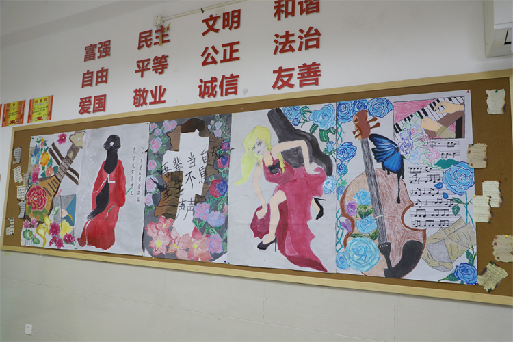 圖片9：高一2班“聲聲不息，中外共鳴”主題設(shè)計(jì).JPG