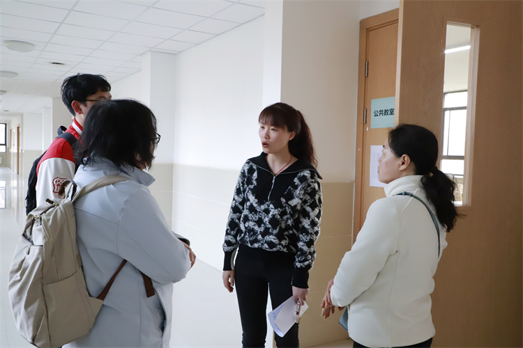 圖片6：家長與班主任面對面交流.JPG