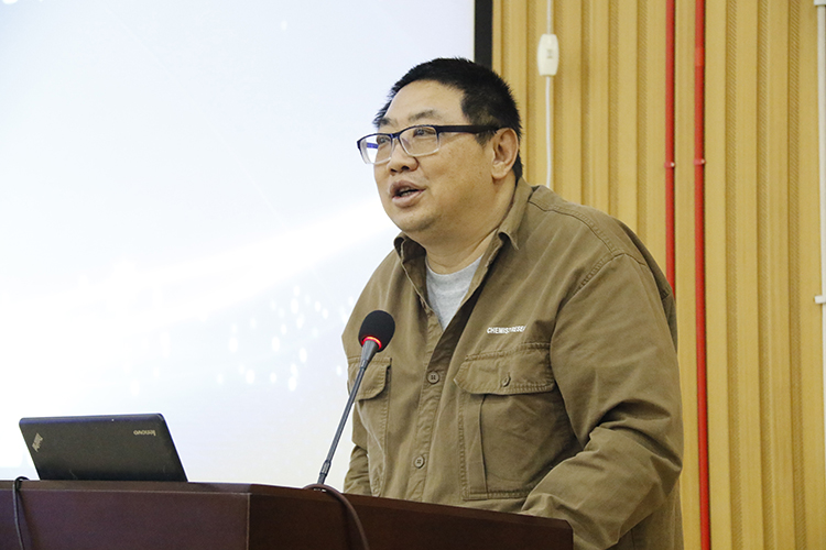 圖9：高振奮教授做專題報告.JPG