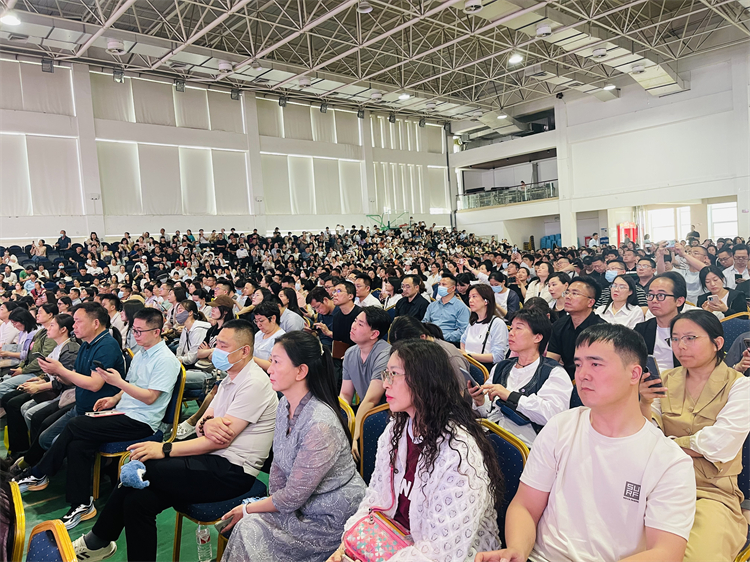 圖片5：家長們認真聆聽.jpg