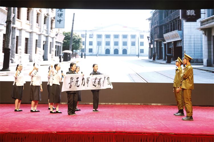圖片8：話劇《破曉》1.JPG