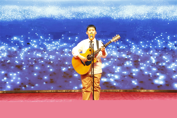 圖片10：吉他彈唱《海闊天空》.JPG