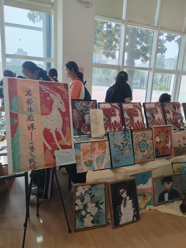 圖10：《一夢(mèng)入敦煌》課程展示.jpg